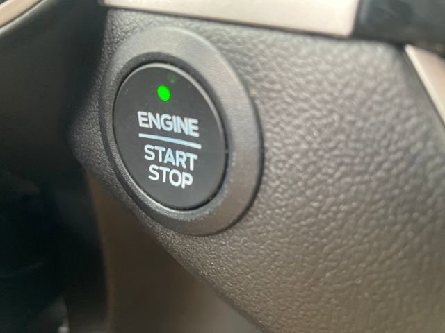 Used 2022 Ford Escape SE image 30