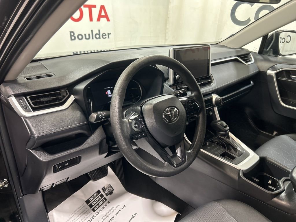 Used 2025 Toyota RAV4 XLE image 24