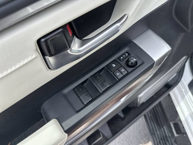 Used 2023 Toyota Sequoia Capstone AWD/4WD image 17