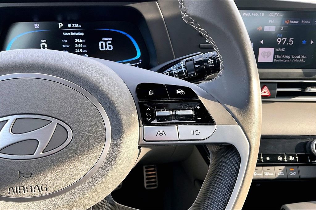 Certified 2025 Hyundai Elantra Sport image 19