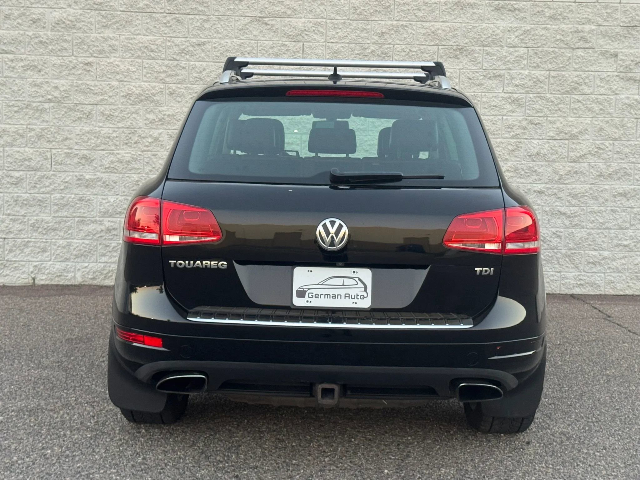 Used 2012 Volkswagen Touareg TDI image 5