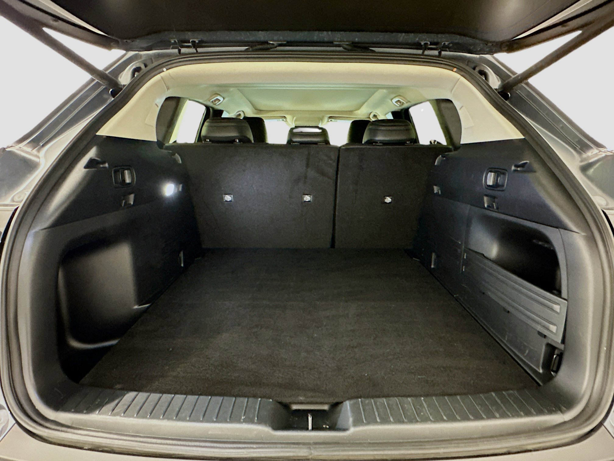 Used 2025 MAZDA CX-50 AWD 2.5 Hybrid w/ Premium Pkg image 31