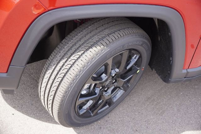 New 2025 Jeep Compass Latitude w/ Sun & Sound Group image 9