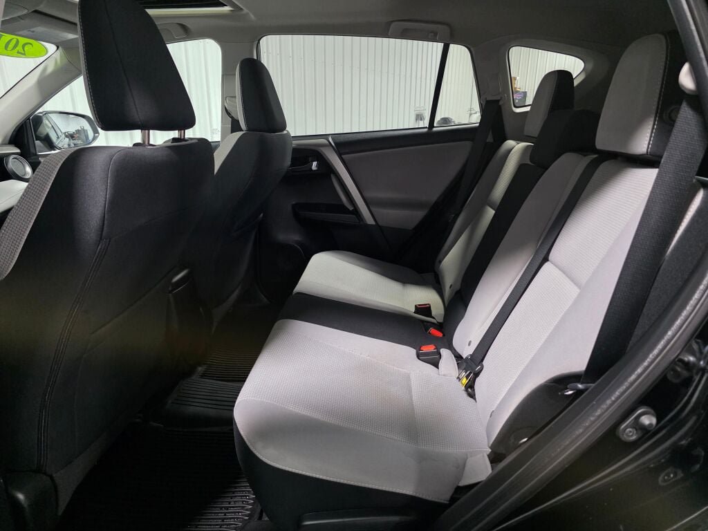 Used 2018 Toyota RAV4 XLE w/ Plus Extra Value Package AWD/4WD image 10