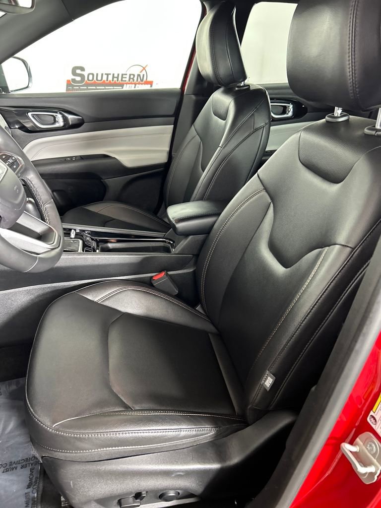 Used 2024 Jeep Compass Limited image 12