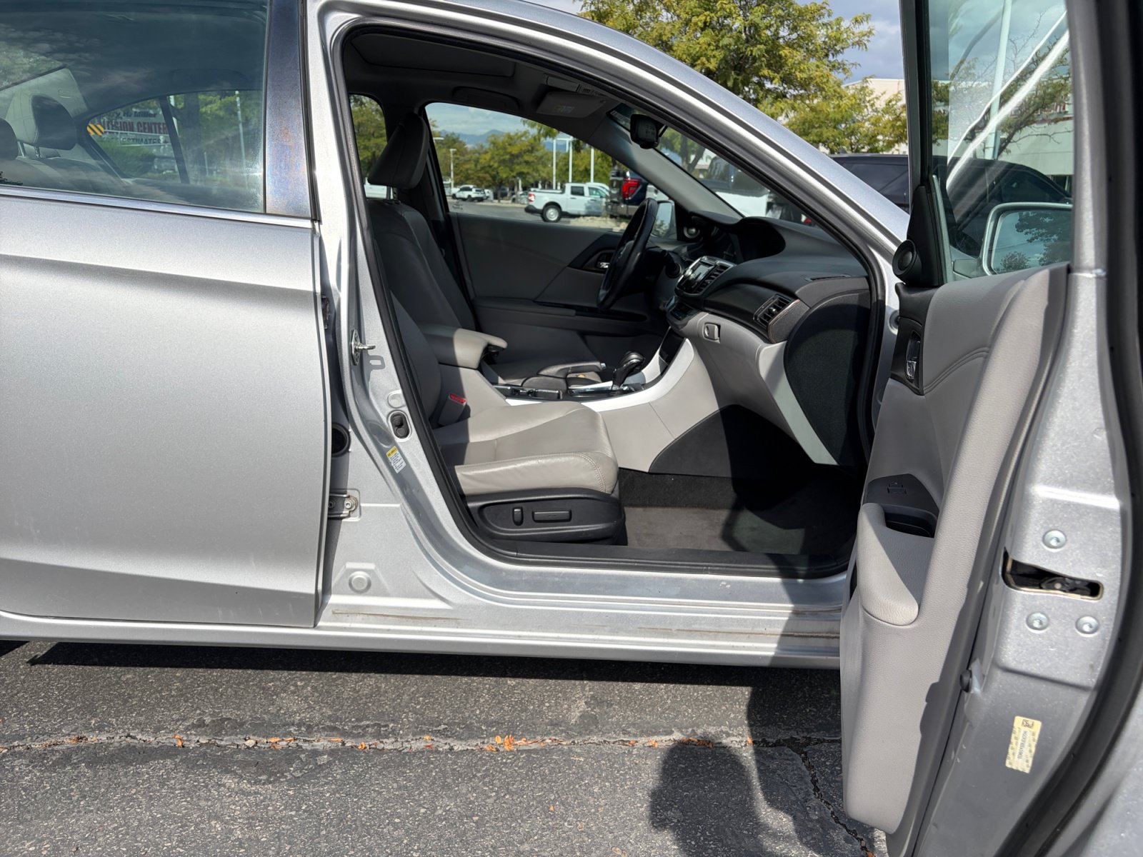 Used 2014 Honda Accord EX-L image 28