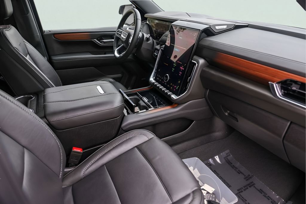 Certified 2025 GMC Yukon Denali image 32