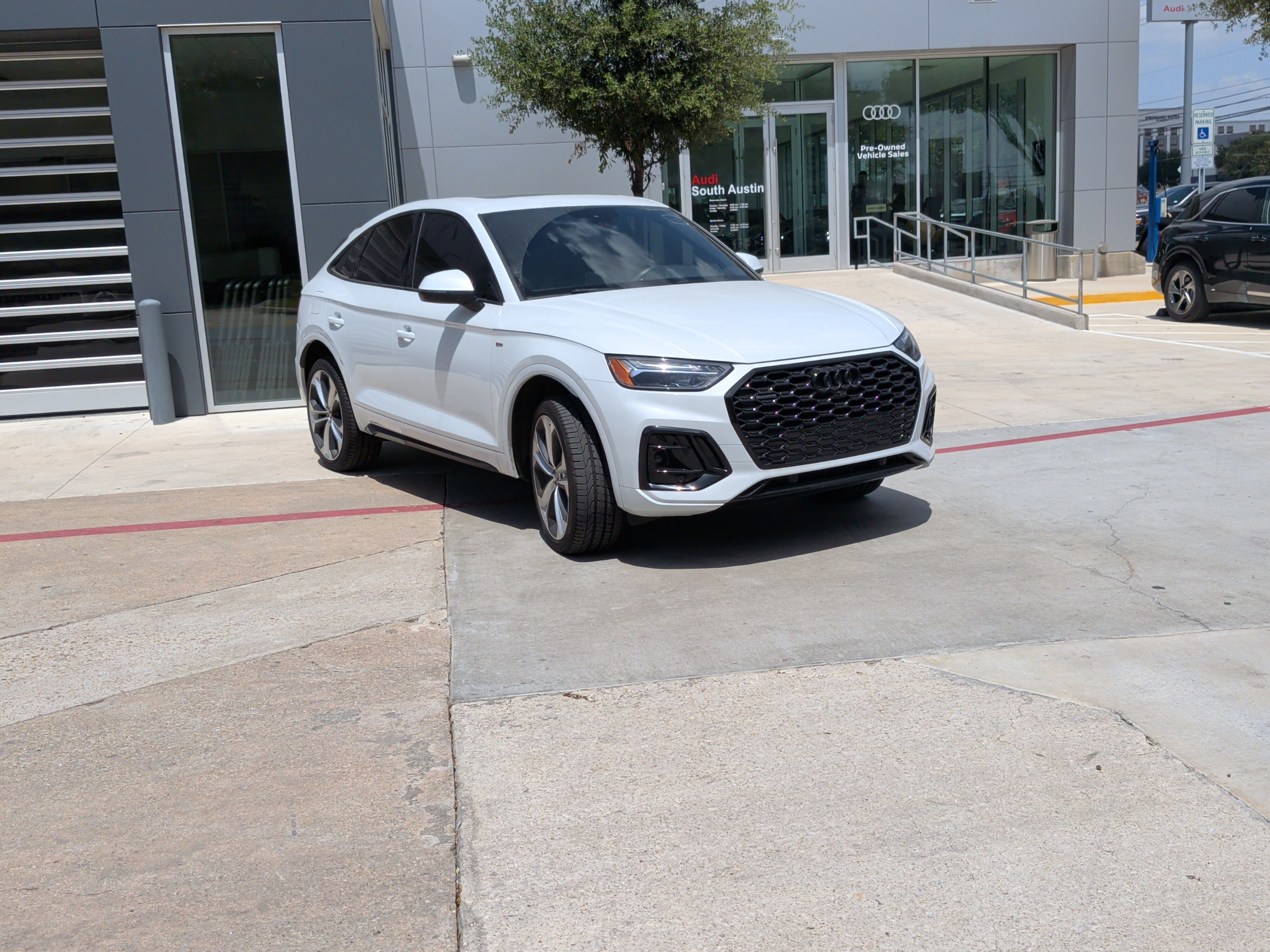 Certified 2024 Audi Q5 2.0T Premium Plus AWD/4WD image 2