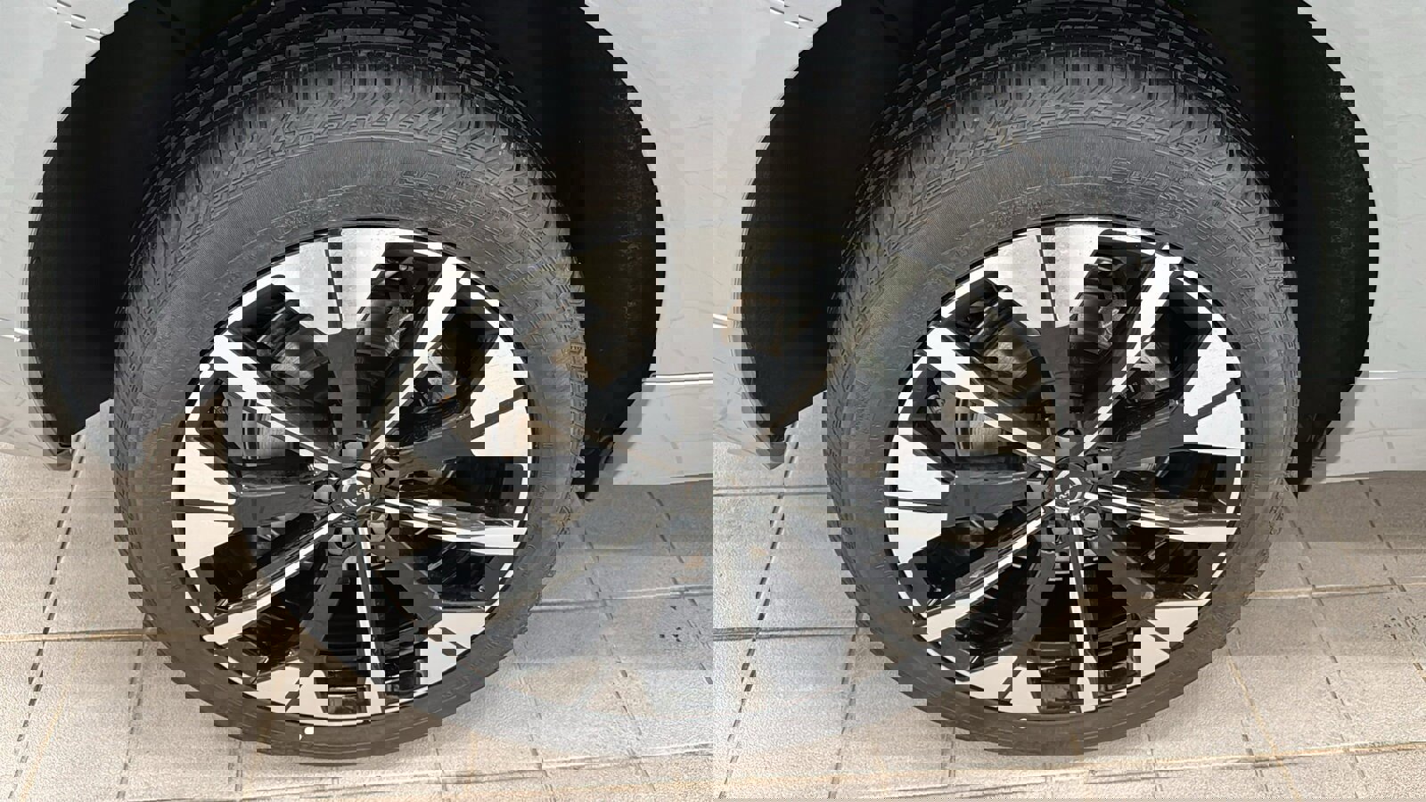 New 2026 Volvo XC60 T8 Plus w/ Protection Package Premier image 31