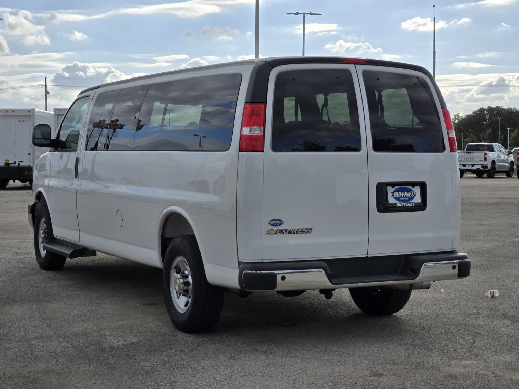 Used 2025 Chevrolet Express 3500 LT w/ LT Preferred Equipment Group RWD image 5