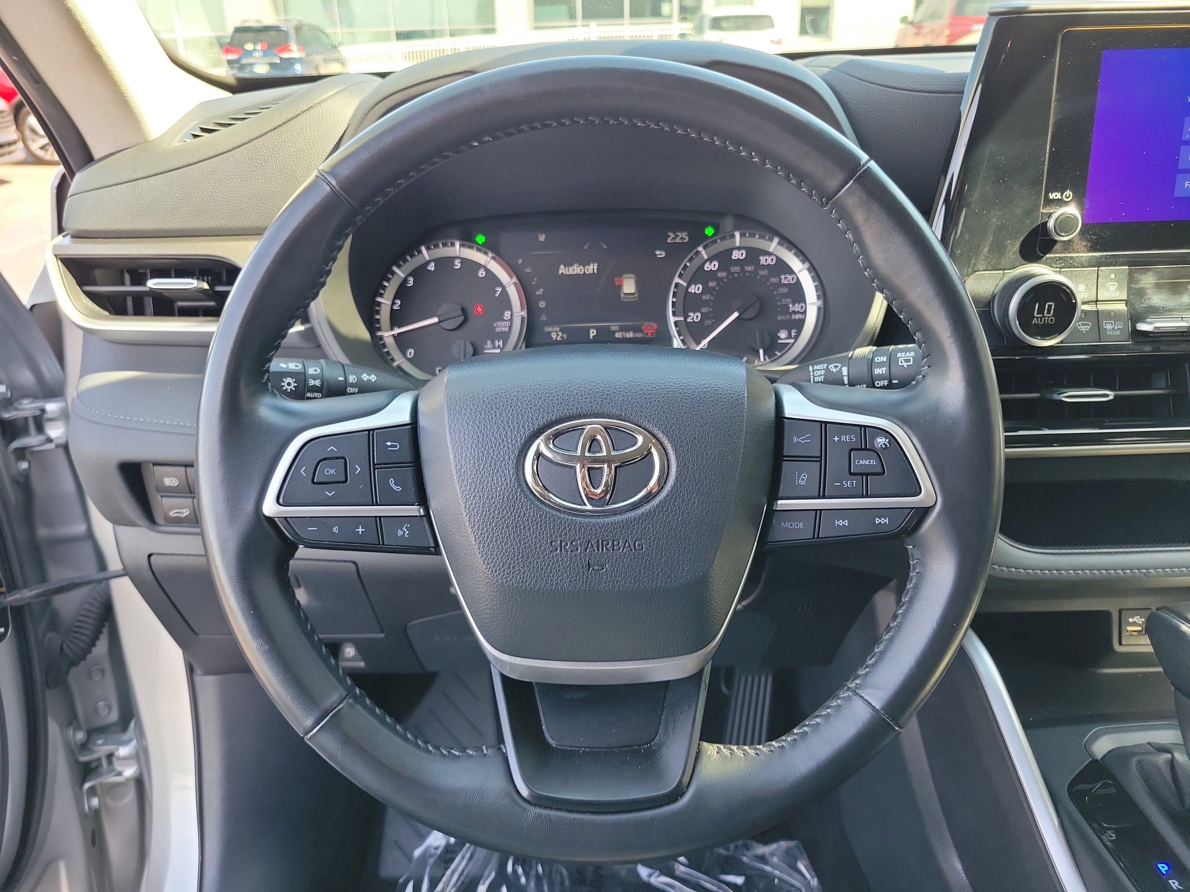 Used 2024 Toyota Highlander LE image 21