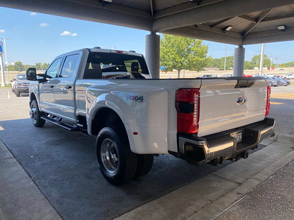 Used 2025 Ford F350 4x4 Crew Cab DRW Super Duty image 5