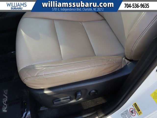 Used 2014 Toyota RAV4 Limited w/ Technology Package image 19