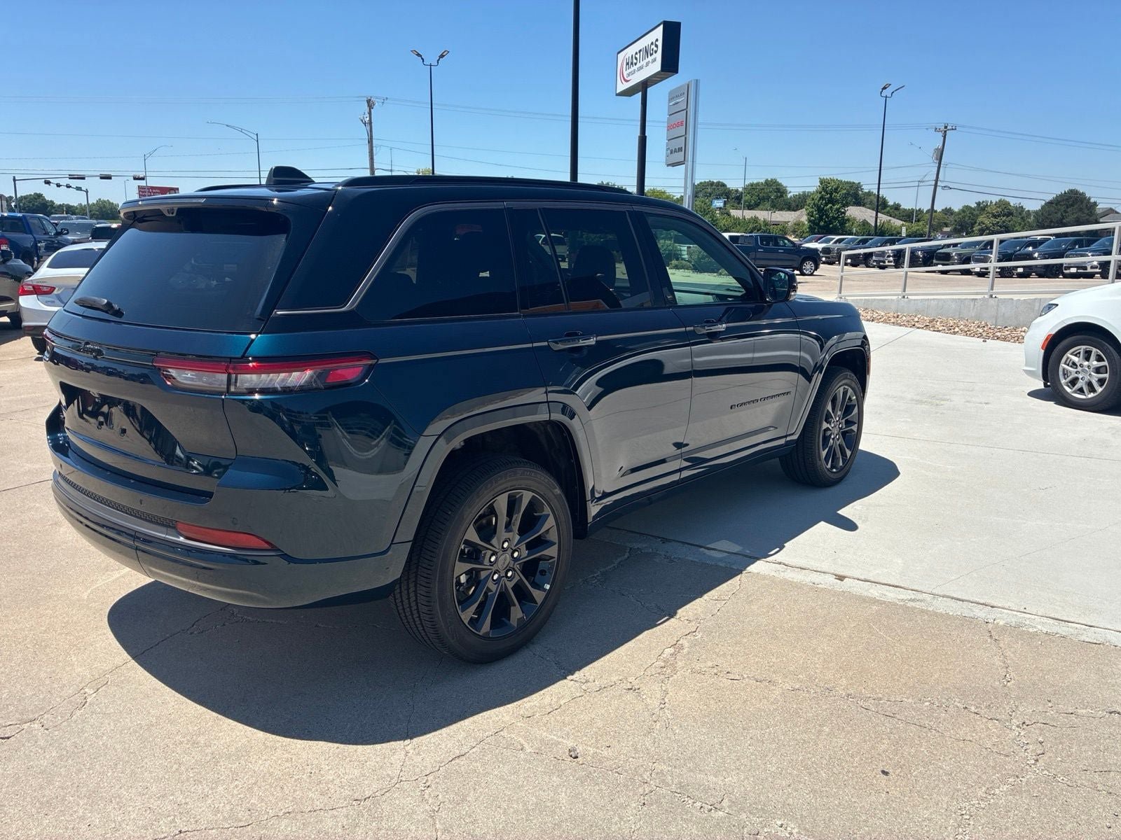 New 2026 Jeep Grand Cherokee Limited AWD/4WD image 7