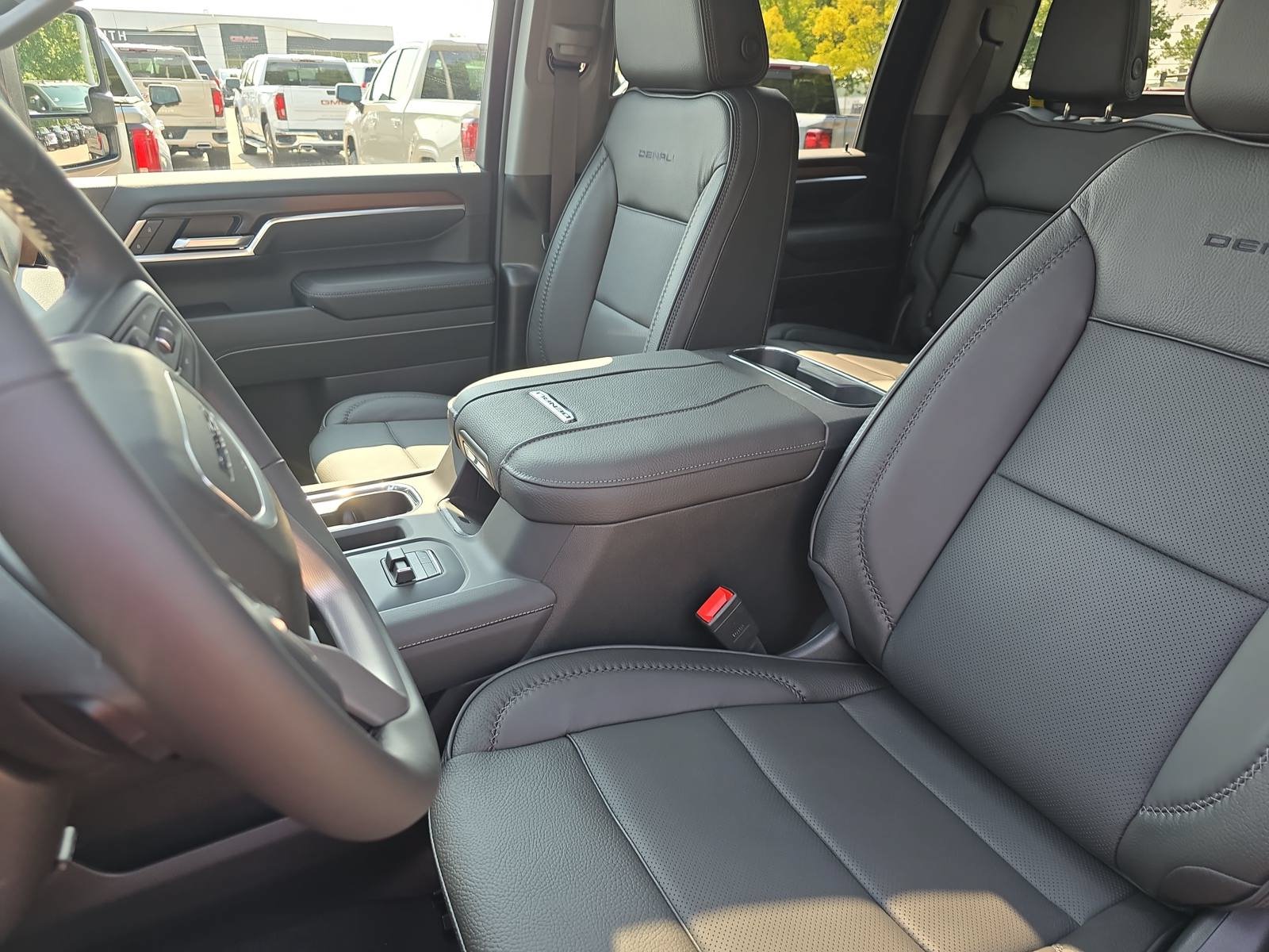 New 2026 GMC Sierra 2500 Denali w/ Denali Reserve Package AWD/4WD image 15