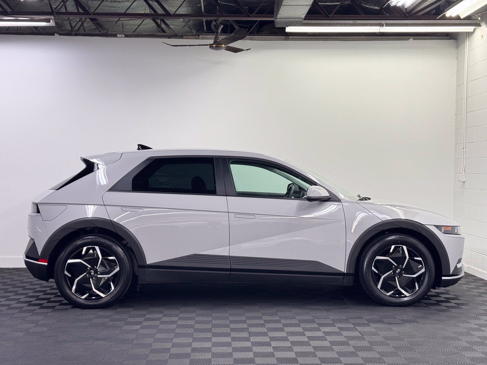 Used 2024 Hyundai Ioniq 5 SEL AWD/4WD image 4