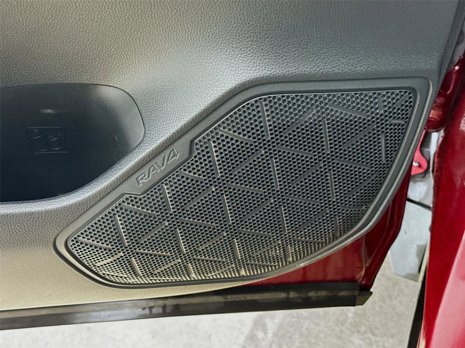 Used 2019 Toyota RAV4 XLE image 20