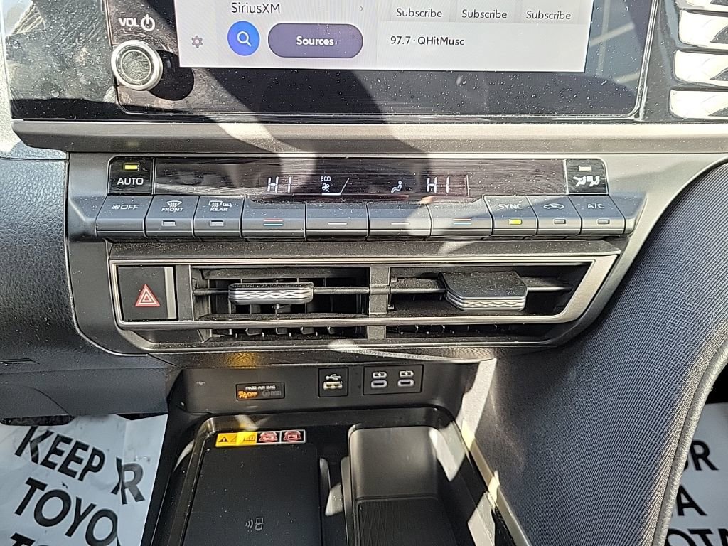 Used 2025 Toyota Camry LE image 25