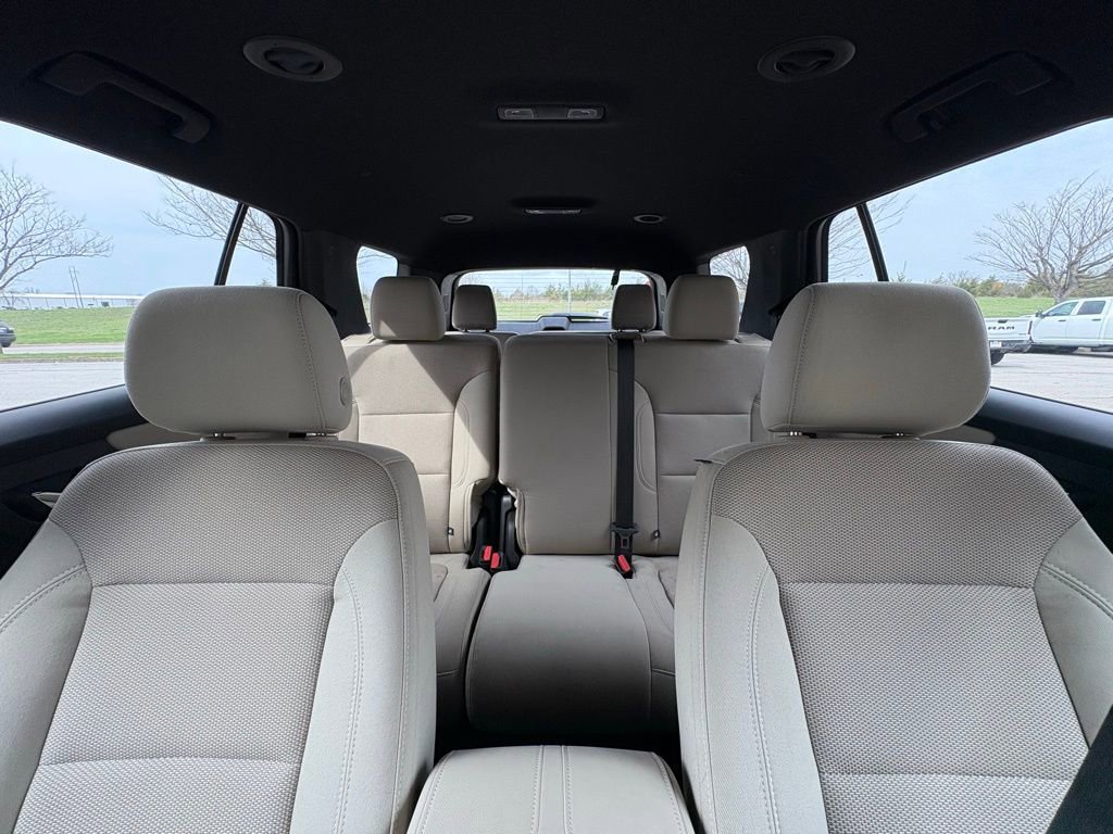 Used 2023 Chevrolet Traverse LS image 38