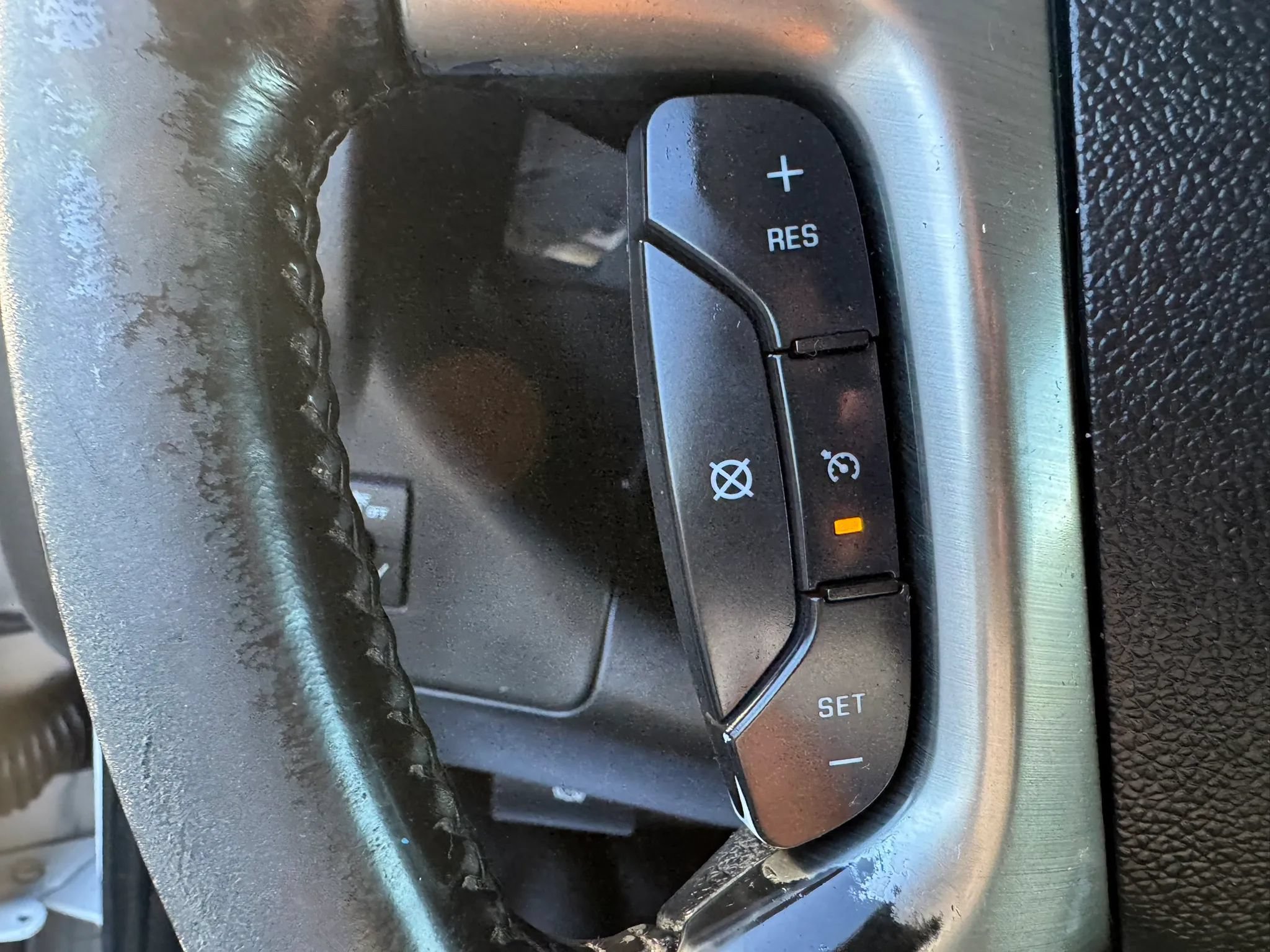 Used 2018 Chevrolet Express 2500 w/ Driver Convenience Package RWD image 14