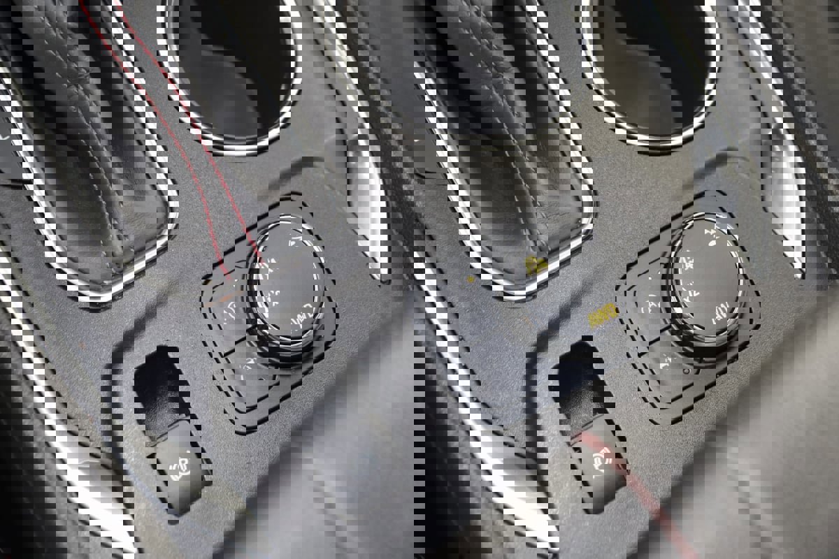 Used 2023 Chevrolet Traverse RS image 28