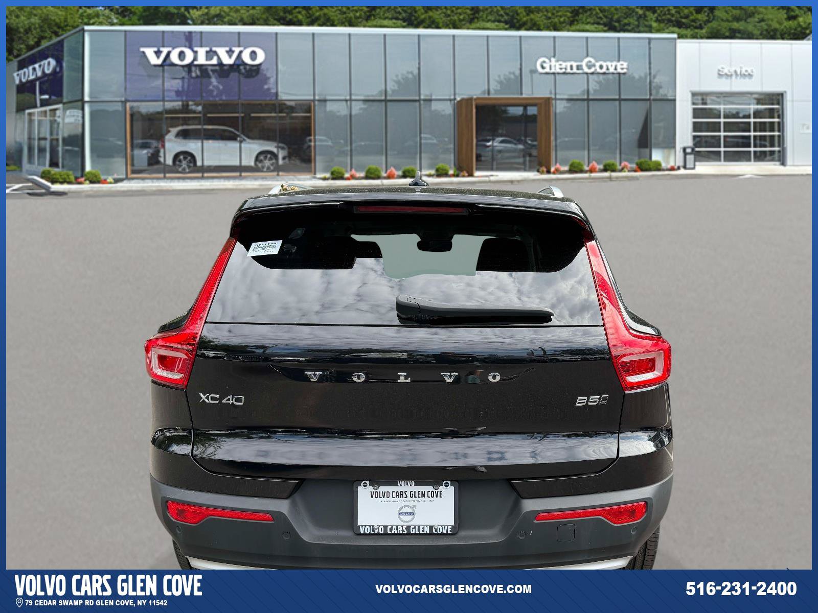 Certified 2023 Volvo XC40 B5 Plus w/ Protection Package Premier AWD/4WD image 4