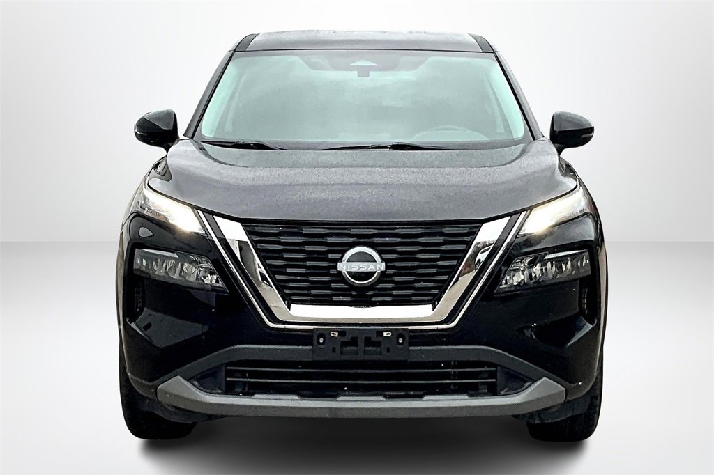 Used 2022 Nissan Rogue S image 2