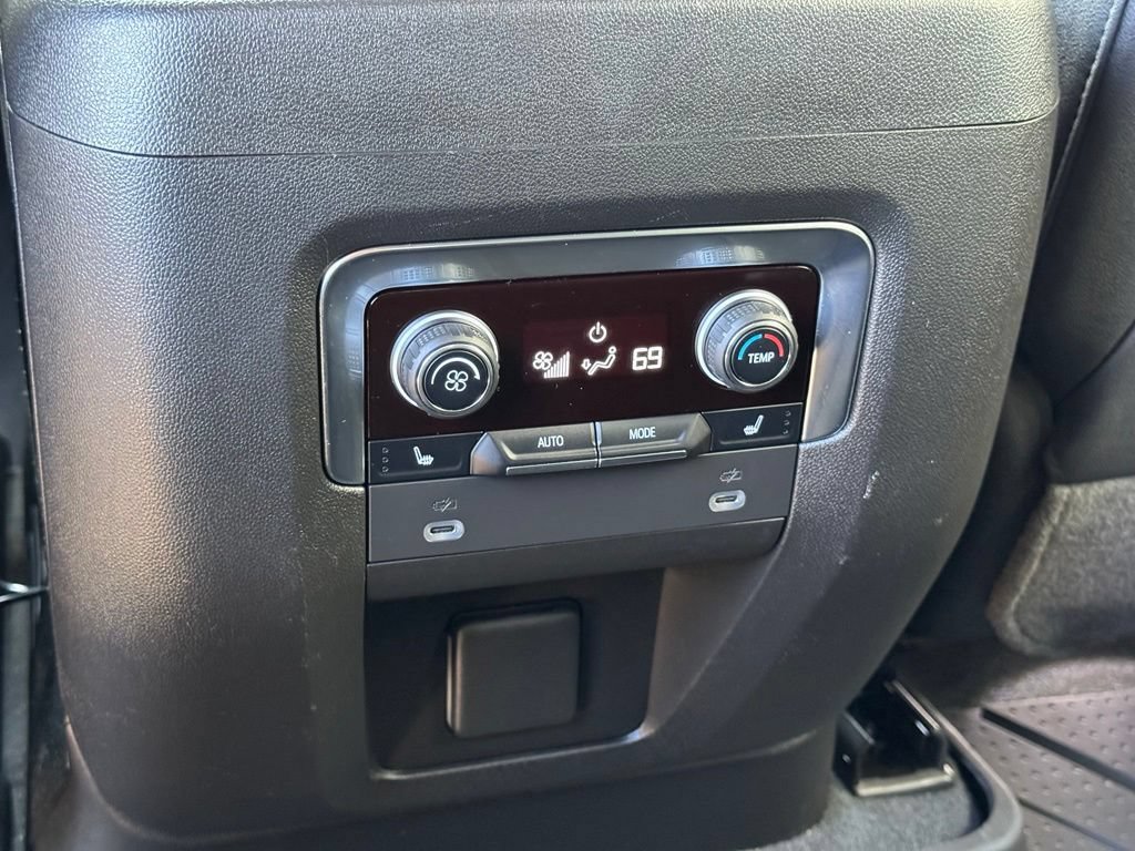 Used 2023 Chevrolet Tahoe High Country AWD/4WD image 19