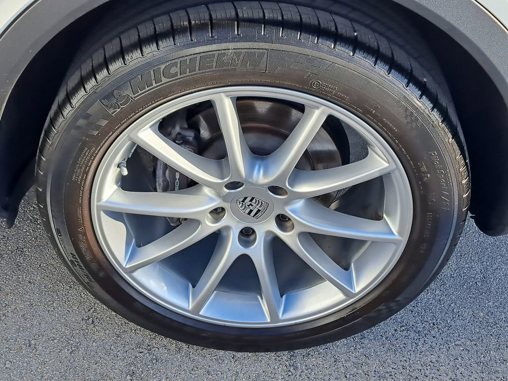 Used 2023 Porsche Cayenne Coupe image 7