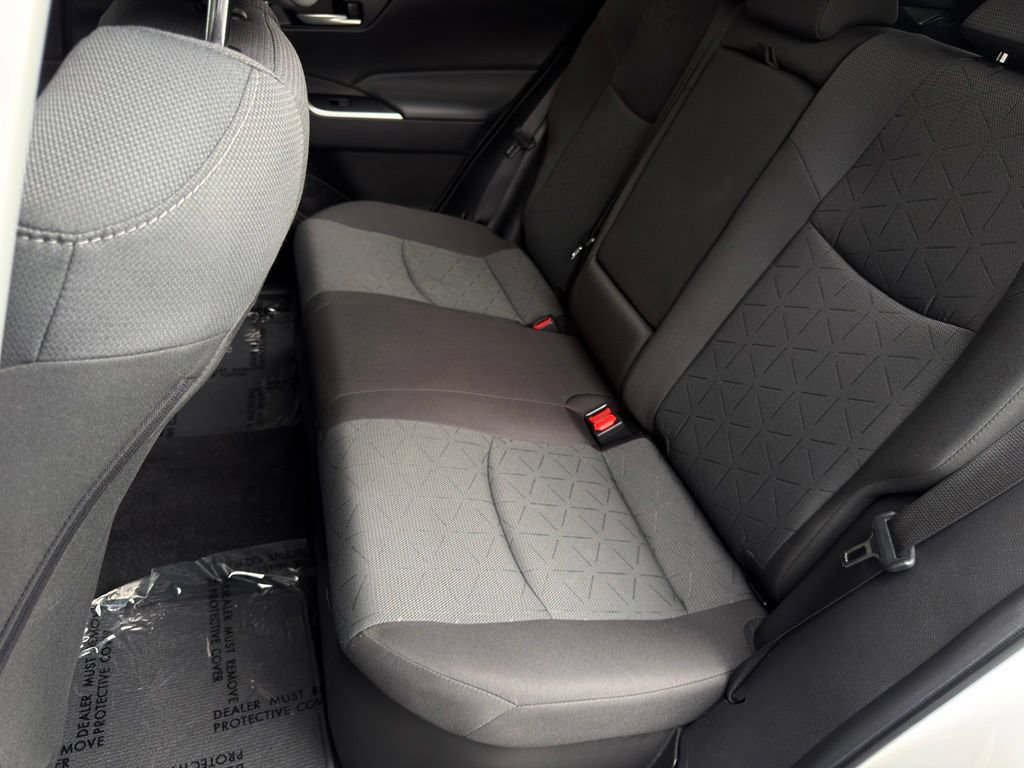 Used 2025 Toyota RAV4 XLE AWD/4WD image 21