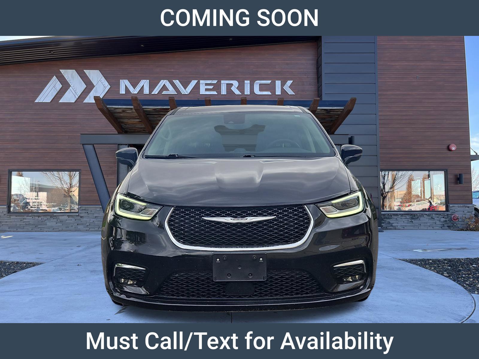 Used 2024 Chrysler Pacifica Limited FWD image 7