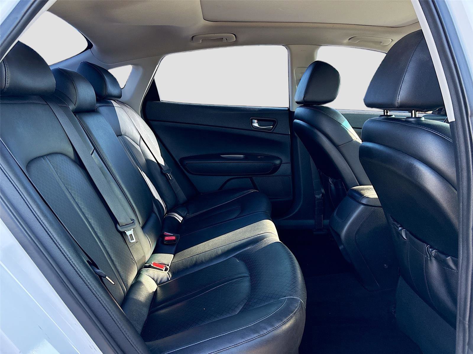 Used 2020 Kia Optima SE image 27