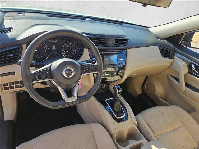 Used 2017 Nissan Rogue S w/ Appearance Package FWD image 16