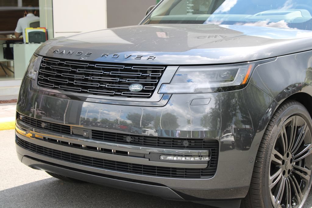 New 2026 Land Rover Range Rover Long Wheelbase SE AWD/4WD image 2