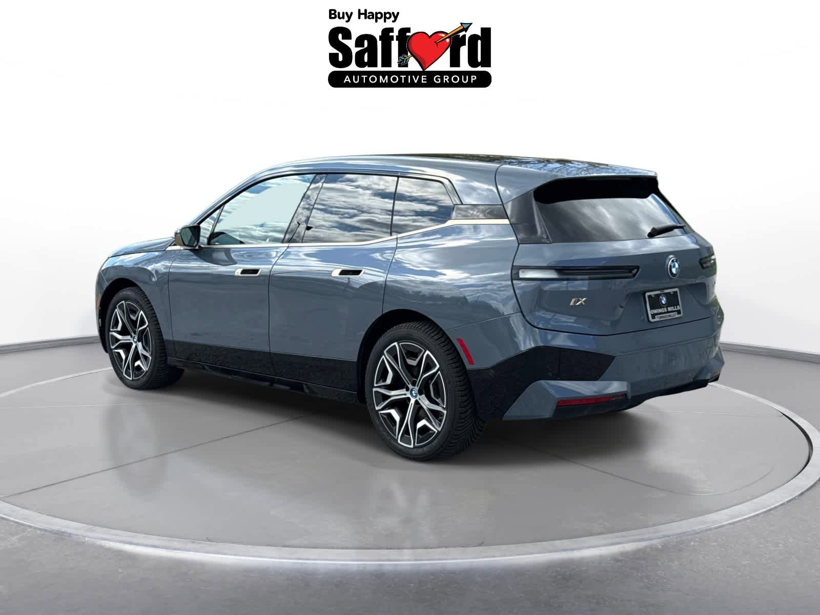 Used 2023 BMW iX xDrive50 w/ Sport Package AWD/4WD image 6