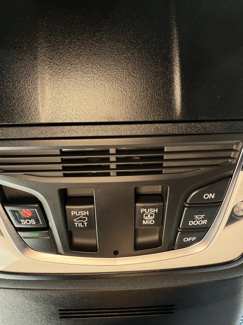 Used 2025 Acura MDX A-Spec image 38