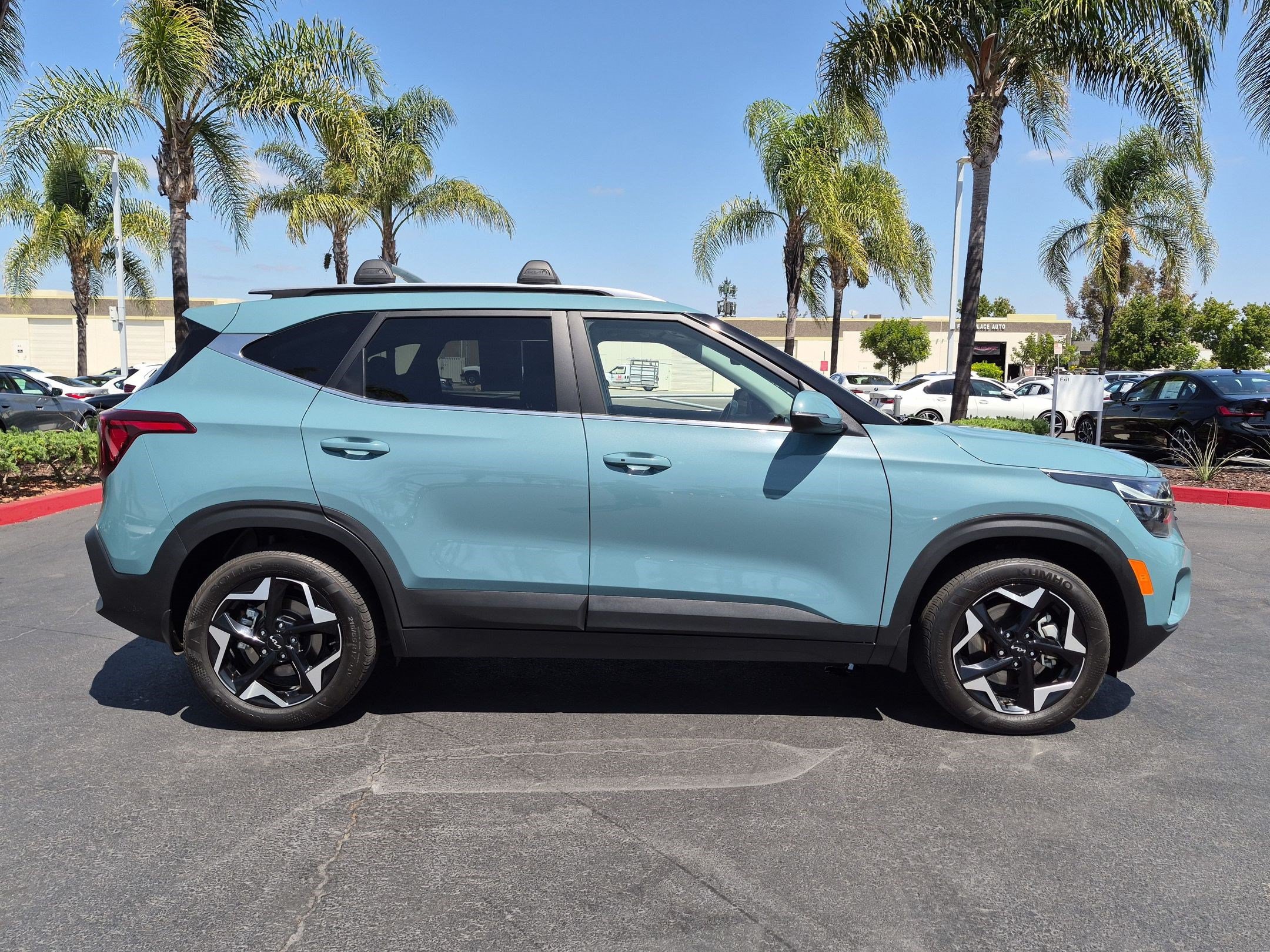 Used 2024 Kia Seltos EX AWD/4WD image 11