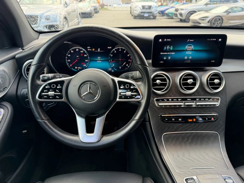 Used 2021 Mercedes-Benz GLC 300 4MATIC image 18