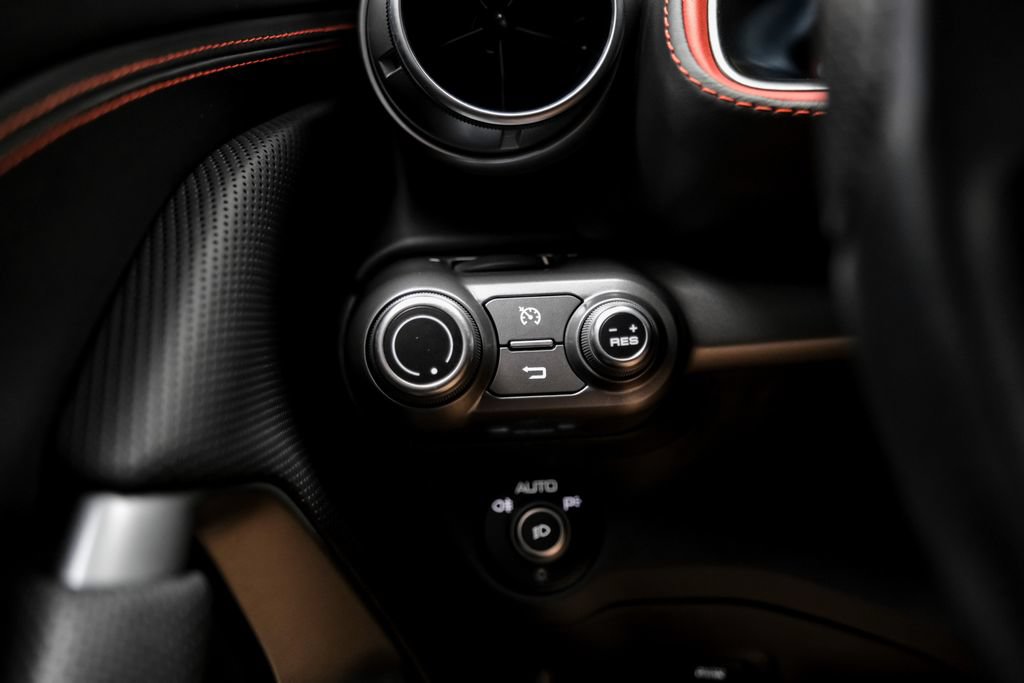 Used 2019 Ferrari 812 Superfast RWD image 31
