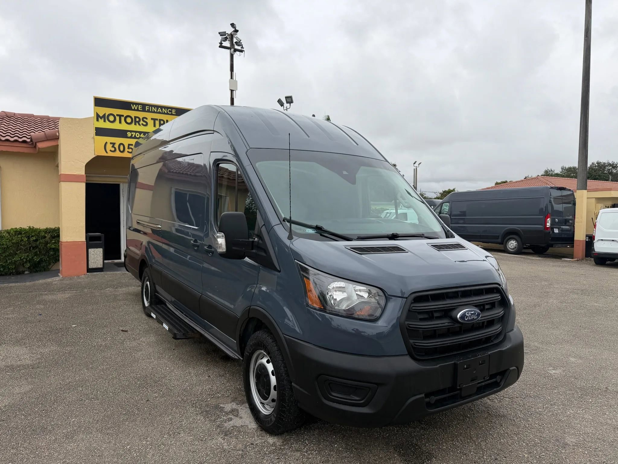 Used 2020 Ford Transit 250 148 High Roof Extended image 9