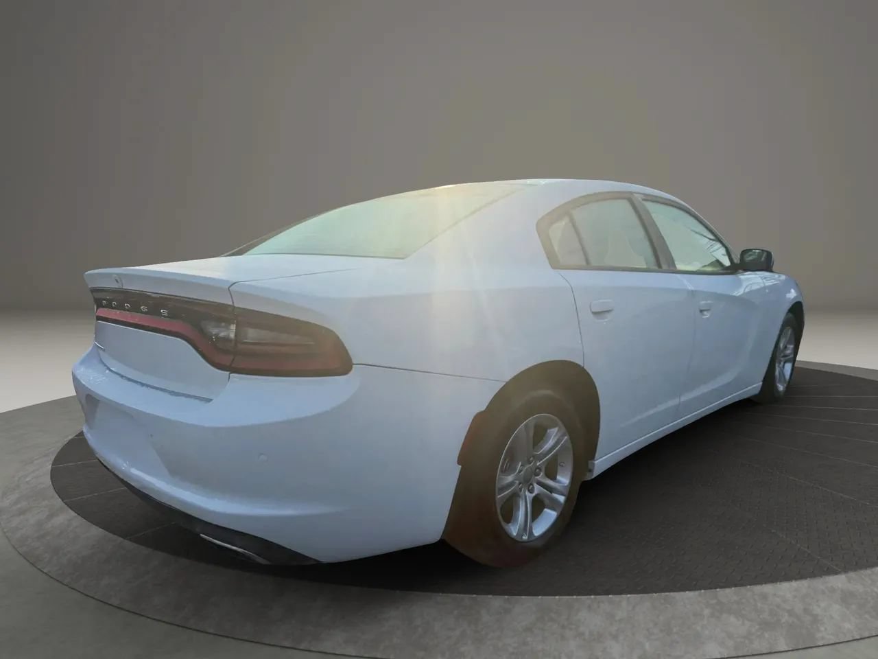 Used 2022 Dodge Charger SXT RWD image 5