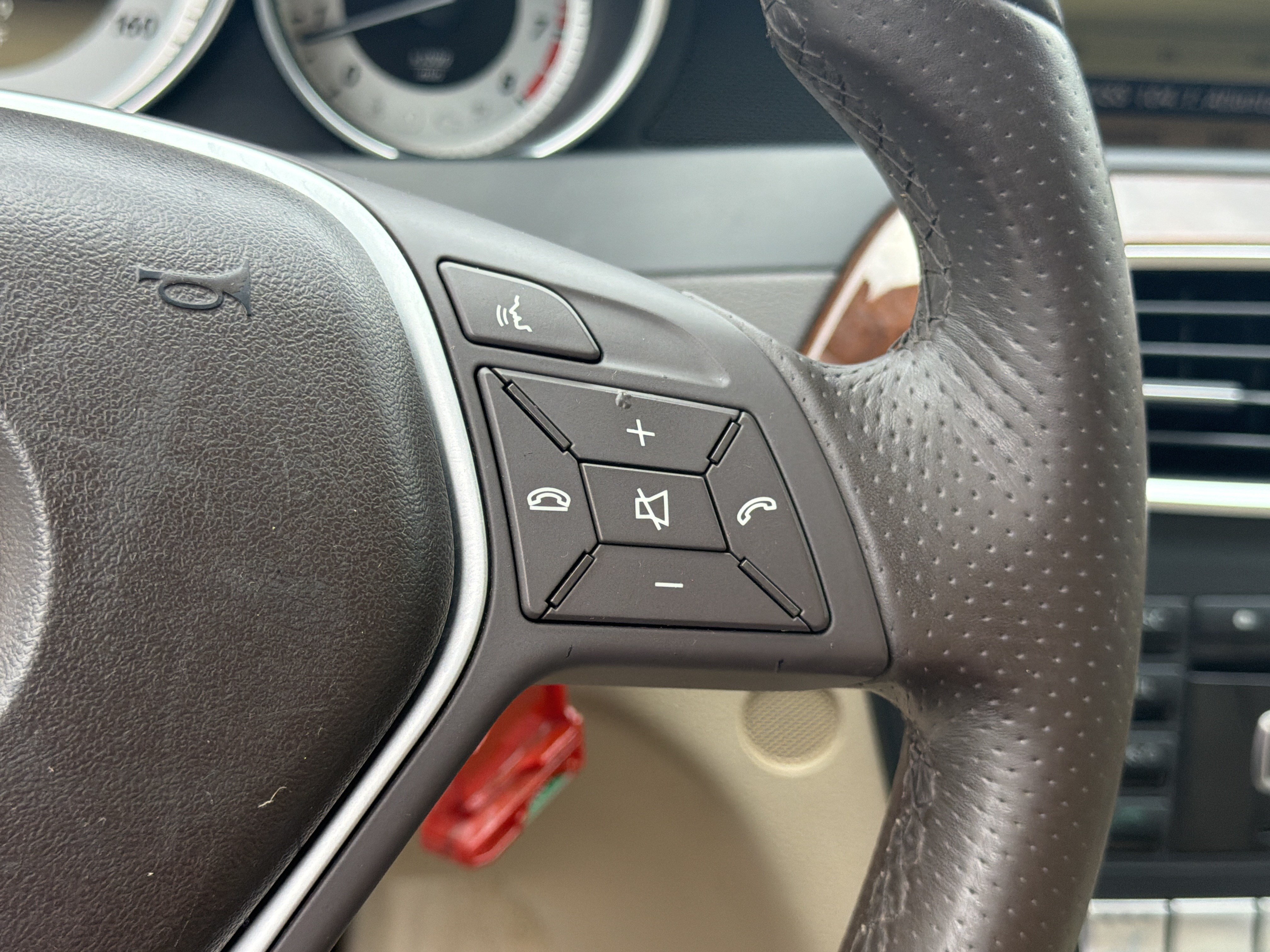 Used 2012 Mercedes-Benz C 300 4MATIC Sedan image 36