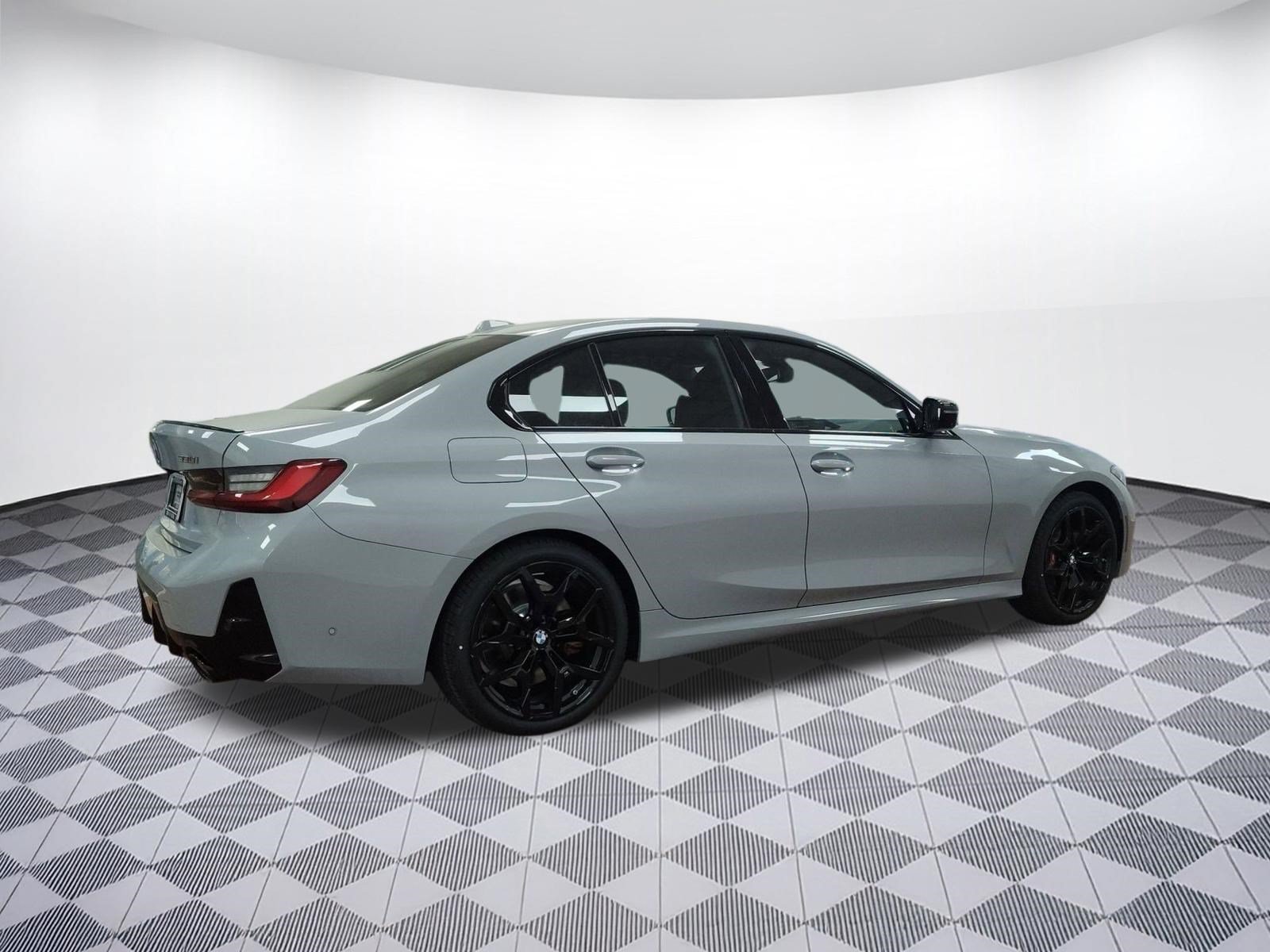 Used 2026 BMW 330i xDrive Sedan w/ M Sport Package AWD/4WD image 8