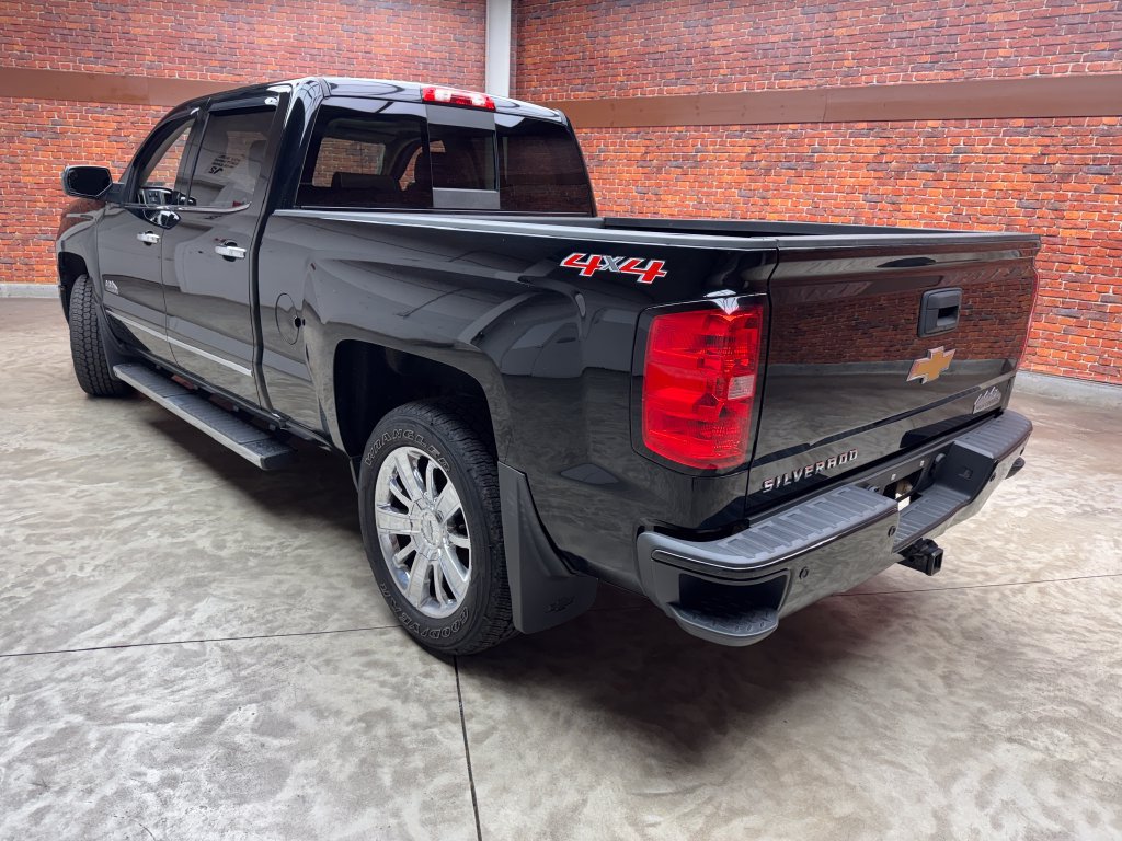 Used 2015 Chevrolet Silverado 1500 High Country w/ High Country Premium Package AWD/4WD image 3