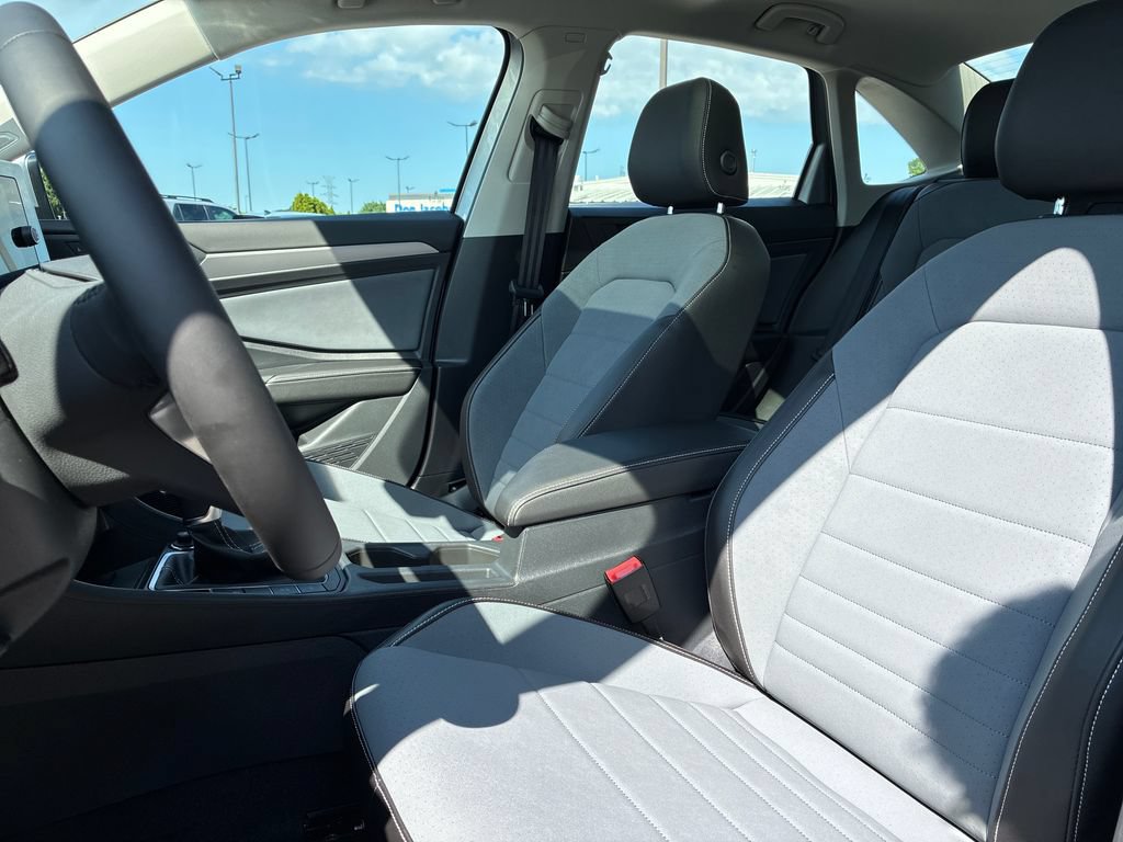 New 2026 Volkswagen Jetta SE FWD image 11