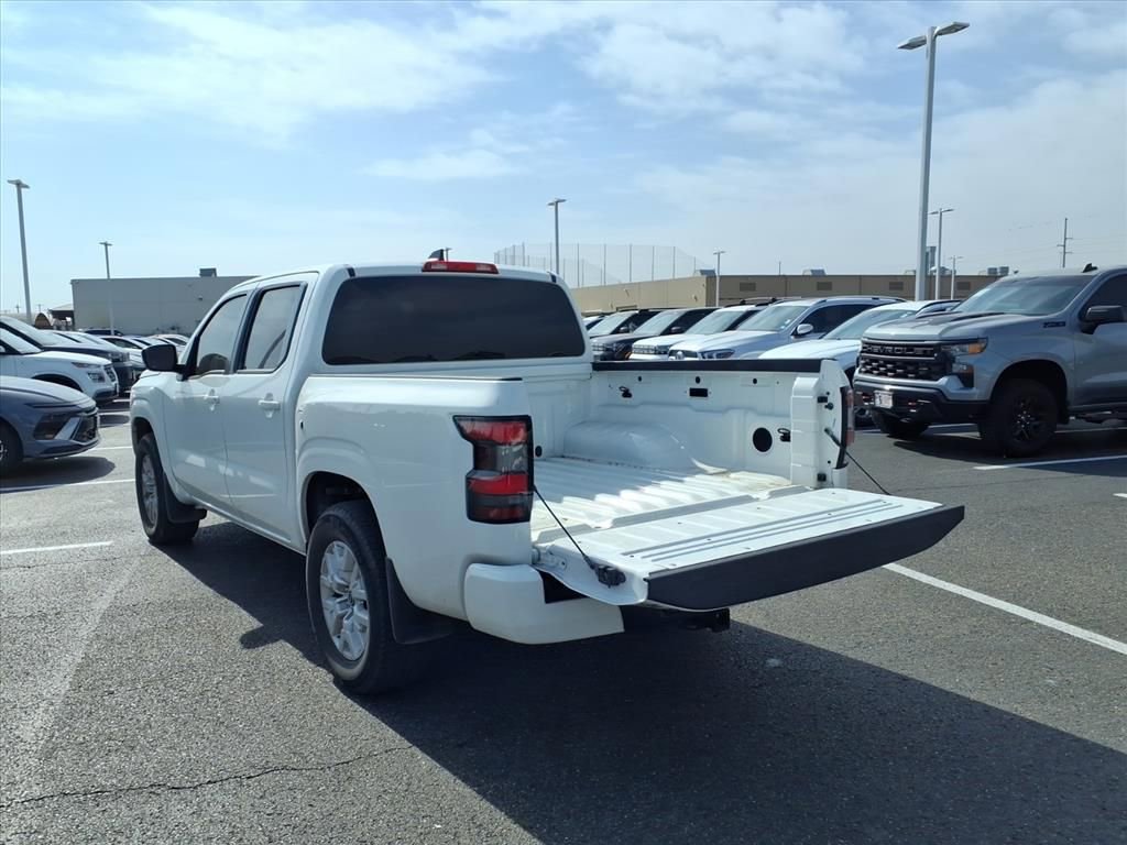 Used 2023 Nissan Frontier SV w/ Tow Package image 3