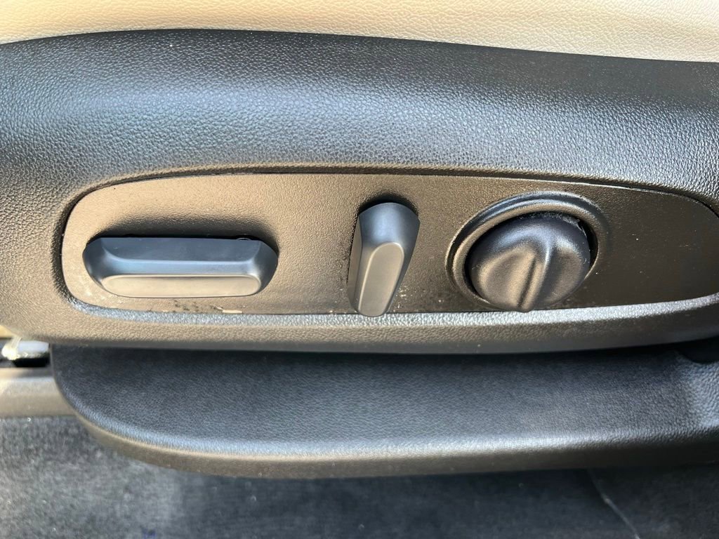 Used 2023 Chevrolet Traverse Premier AWD/4WD image 29