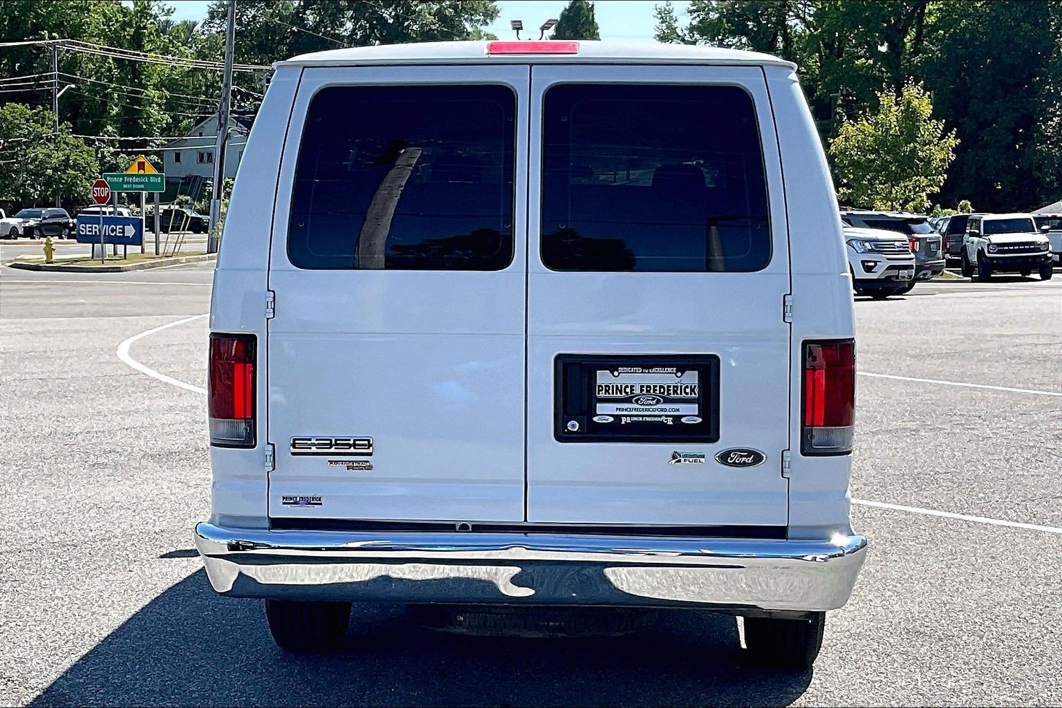 Used 2012 Ford E-350 and Econoline 350 XLT RWD image 4