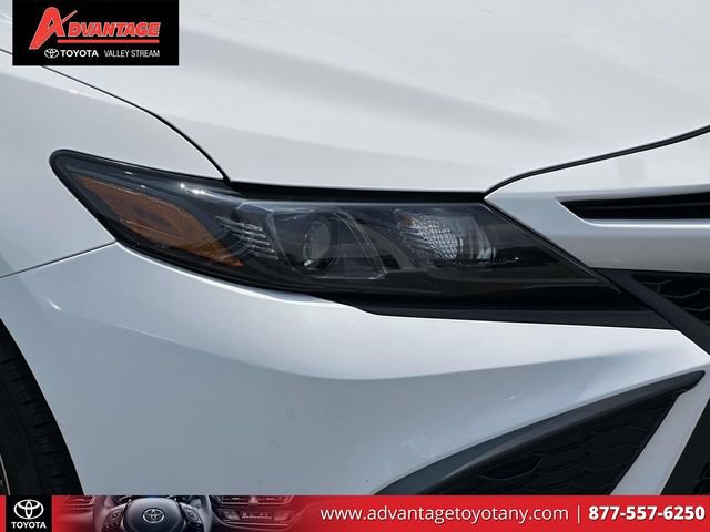 Used 2024 Toyota Camry SE w/ Cold Weather Package FWD image 11