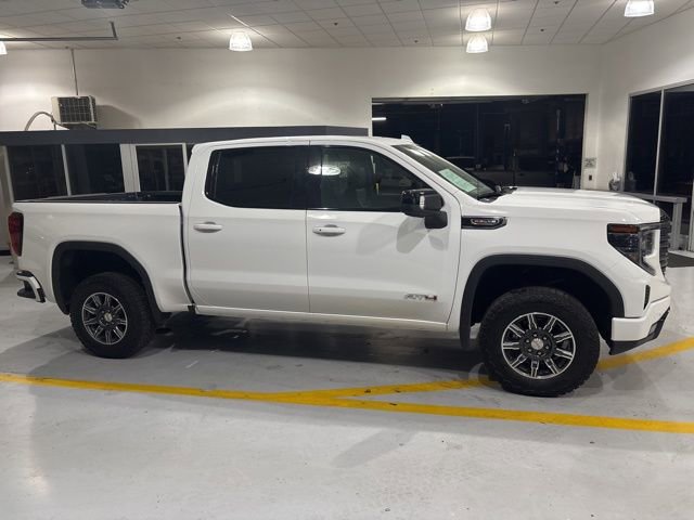 Used 2025 GMC Sierra 1500 AT4 image 10